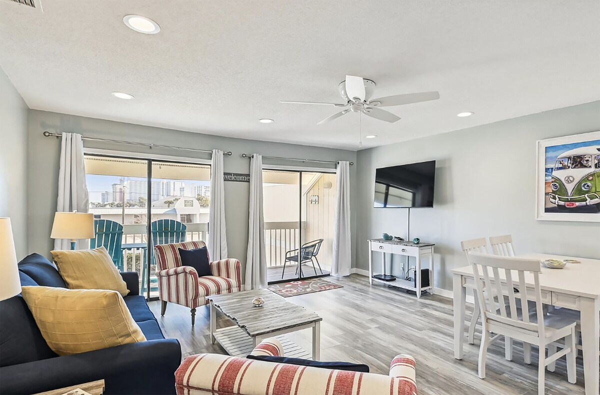 Photo 5 of SPC 3202 is a Gorgeous remodeled 2 BR with Free Beach service for 2