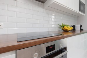 Apartment, 1 Bedroom, Kitchen | Private kitchen