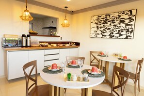 Déjeuner préparé sur commande gratuit tous les jours