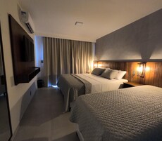 Habitación Confort, balcón | 6 dormitorios, colchones con acolchado adicional, cortinas opacas