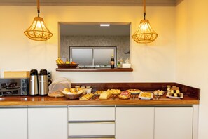 Déjeuner préparé sur commande gratuit tous les jours