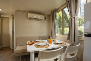 Bungalow | Lits bébé (en supplément), draps fournis