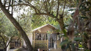 2 Schlafzimmer, Babybetten, Bettwäsche