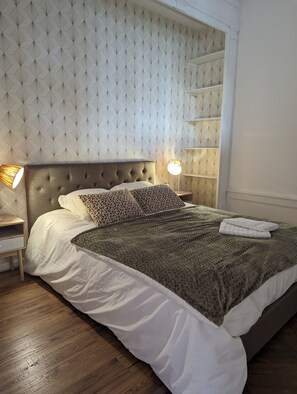 2 bedrooms, soundproofing, free WiFi, bed sheets
