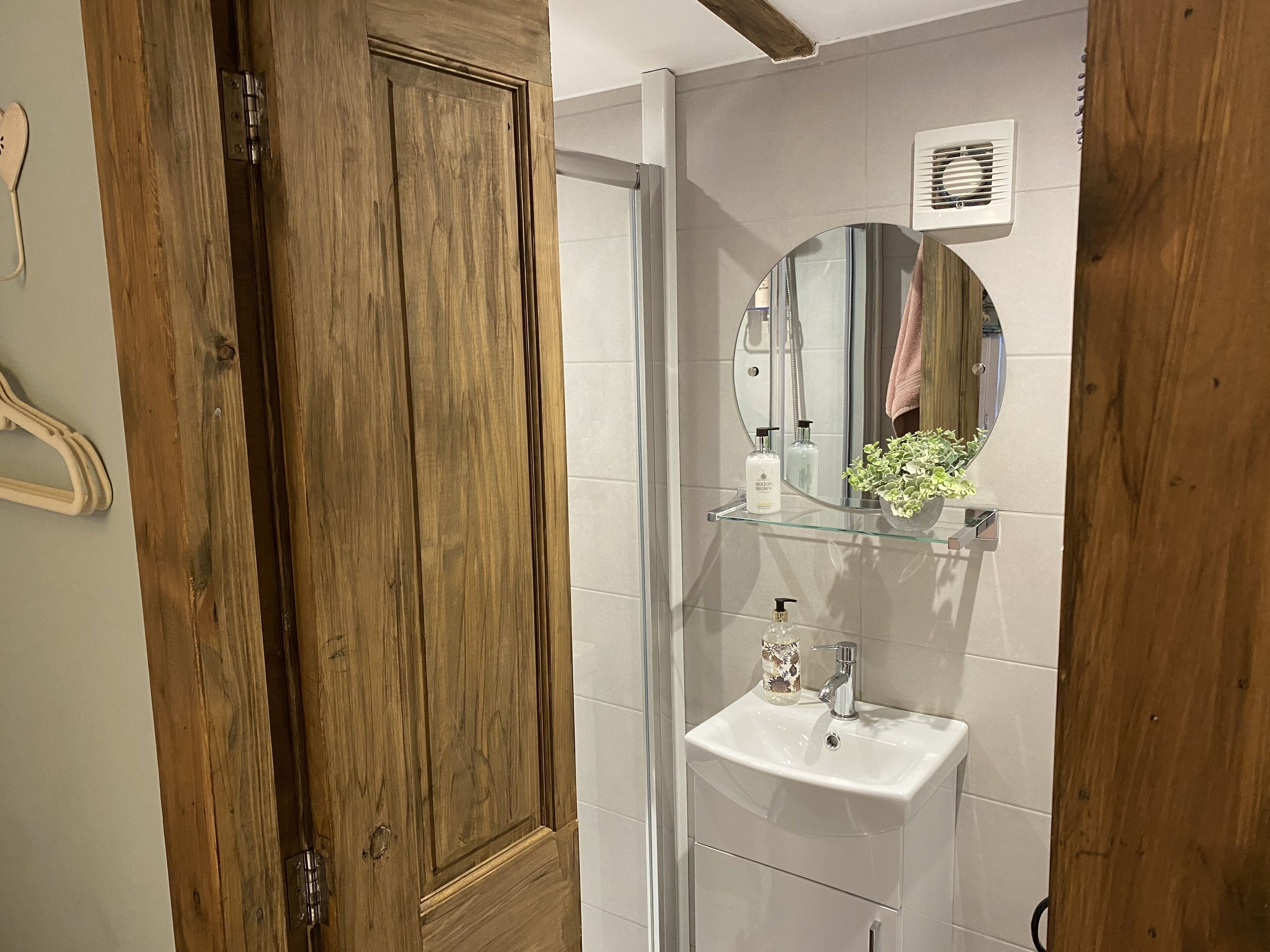 Cabin | Bathroom | Shower, towels