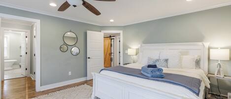 3 bedrooms, desk, iron/ironing board, travel cot