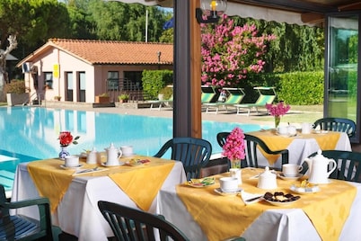 hotel villalago trasimeno