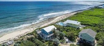 CONCH QUEST - RIGHT ON THE BEACH AND BEAUTIFUL ATLANTIC OCEAN