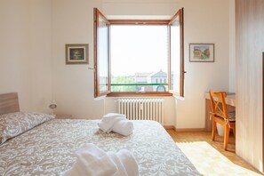 3 chambres, fer et planche à repasser, accès au Wi-Fi (inclus)