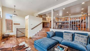 Smart TV, fireplace, offices