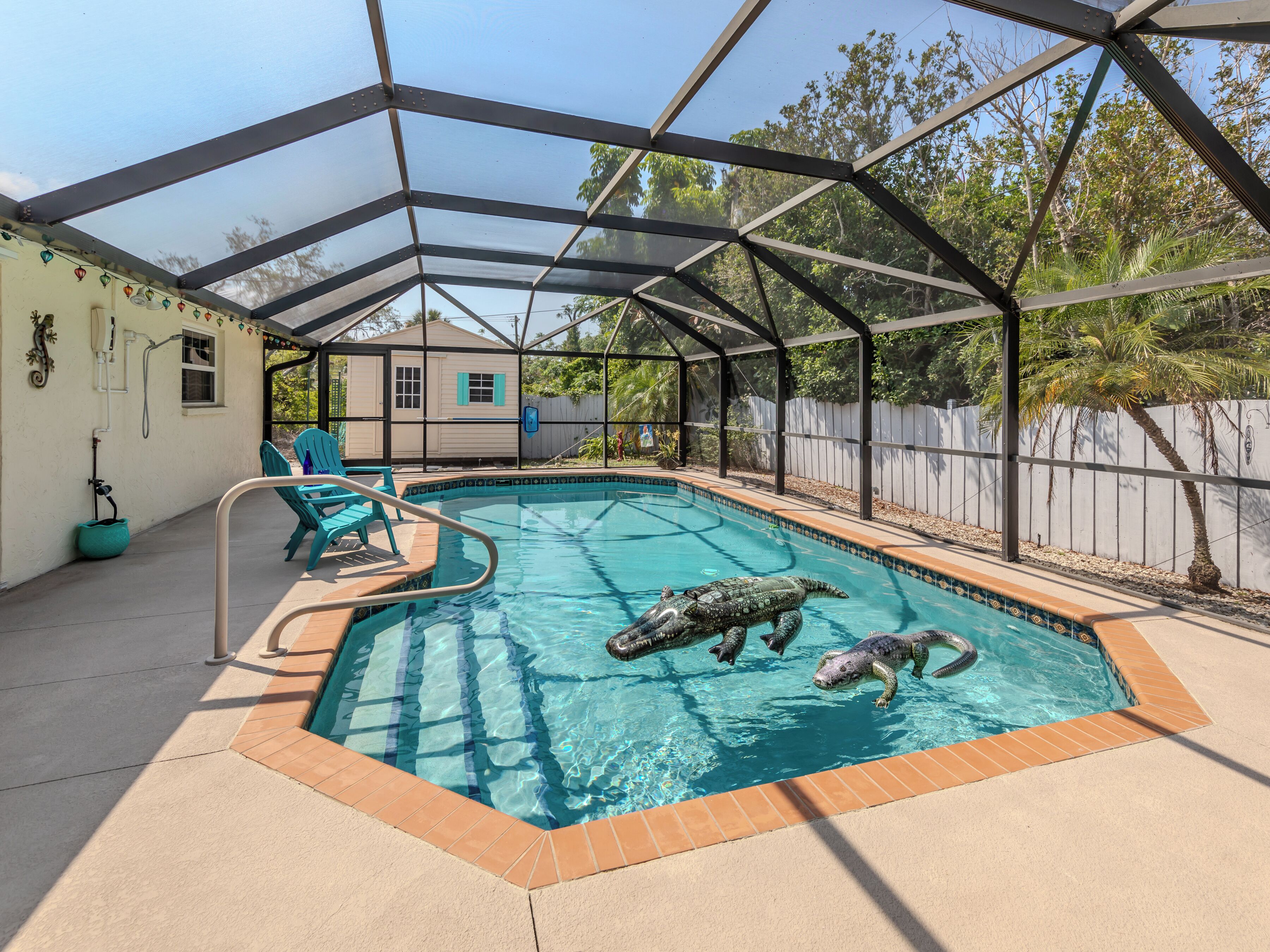 Alligator Escape, Heated Pool Included, just minutes from sun kissed beaches