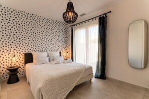 3 chambres, fer et planche à repasser, lit parapluie, Wi-Fi