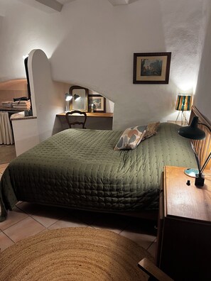 2 室のベッドルーム、アイロン / アイロン台、インターネット、ベッドシーツ