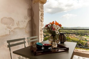 Outdoor dining - L'Ostal Bestòrt, Duplex with stunning view, DUPLEX (Vézénobres)