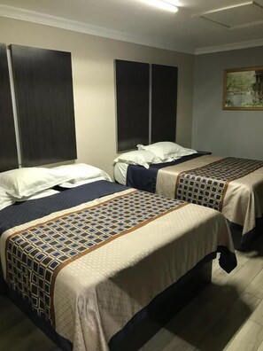 Soundproofing, free WiFi - SouthTown SA Inn (San Antonio)