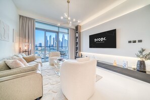 TV - Marina Luxe 2BR | Emaar Beachfront (Dubai)