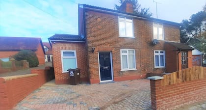 3-bed House in Colchester With Parking and Wifi