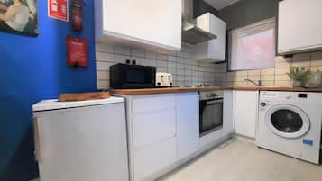 Nhà | Bếp riêng | Tủ lạnh, lò vi sóng, lò nướng, bếp nấu