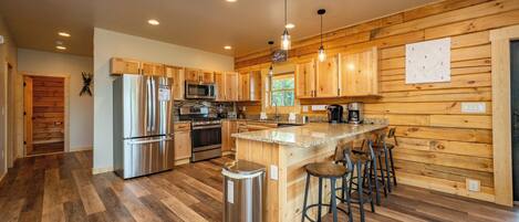 Refrigerador, microondas, horno, placa de cocina