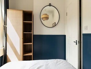 2 habitaciones, tabla de planchar con plancha y wifi gratis 