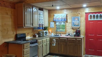 雪櫃、微波爐、焗爐、爐具