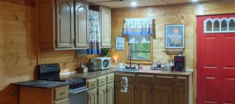 Secluded, cozy cabin in the woods - rustic but with all modern conveniences!