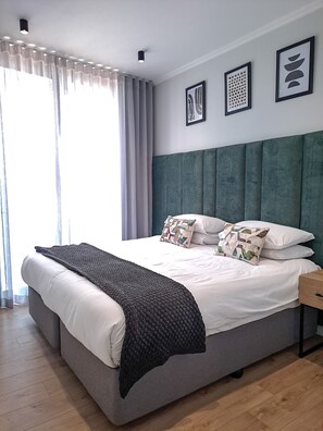 Standard Apartment | In-room safe, iron/ironing board, free WiFi, bed sheets - Executive apartment at Ellipse Waterfall (Midrand)