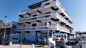 Unclassified image, 4 of 6, button - Hotel Tropical Suites (Progreso)