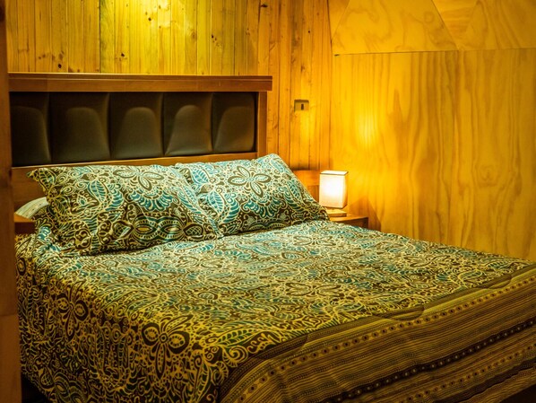 1 chambre, fer et planche à repasser, Wi-Fi, literie fournie