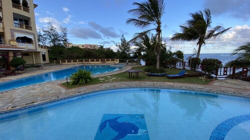 Lux Suites Shanzu Beachfront Apartments