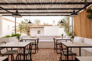 包含每日全套早餐