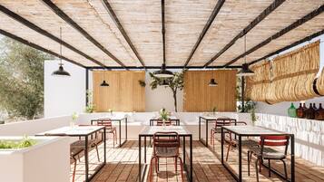 Free daily full breakfast