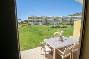 Outdoor dining - Marina Garden Apartment (Albufeira)