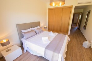 1 bedroom, in-room safe, iron/ironing board, travel crib - Marina Garden Apartment (Albufeira)