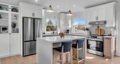 The Maple Tree: Luxury Family Home