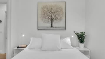 3 bedrooms, desk, iron/ironing board, free WiFi