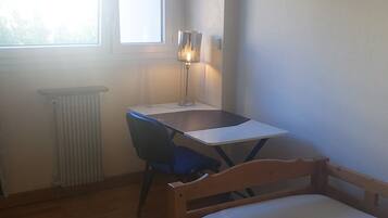 4 bedrooms, WiFi, bed sheets