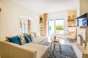 TV - All Dreams Villa - Windmill Hill (Albufeira)