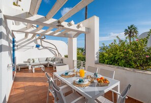 Outdoor dining - All Dreams Villa - Windmill Hill (Albufeira)