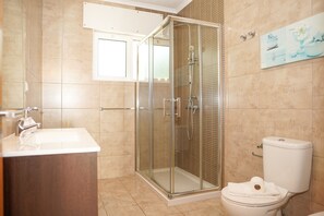 تجهيزات دش، مجففات شعر، مناشف