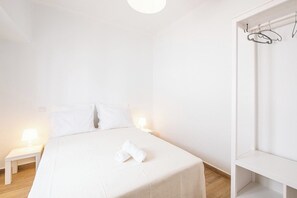 2 bedrooms, in-room safe, free WiFi, bed sheets - SERAFIM BEACH APARTMENT - Heart of the Old Town (Albufeira)