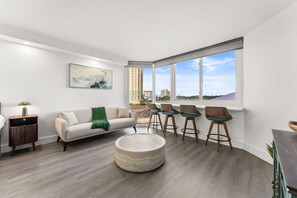 Smart TV, offices - Top of the Gulf 508 - Beach Front Resort With View (Panama City Beach)