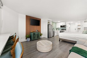 1 chambre, fer et planche à repasser, Wi-Fi gratuit, draps fournis