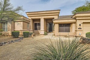 Exterior - North Scottsdale private oasis suitable for families or larger groups (Scottsdale)