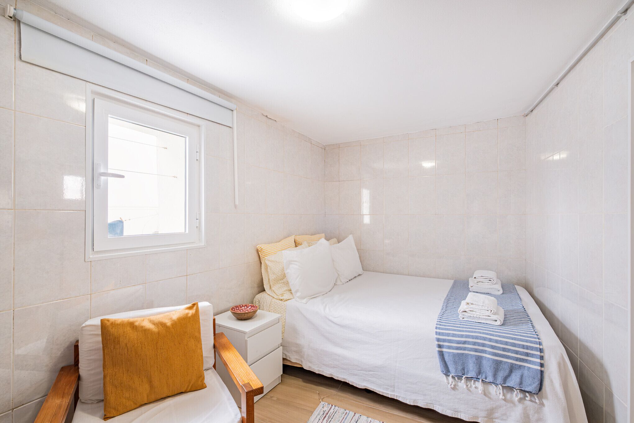 3 chambres, fer et planche à repasser, Wi-Fi gratuit, draps fournis
