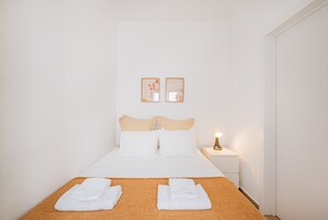 3 chambres, fer et planche à repasser, Wi-Fi gratuit, draps fournis