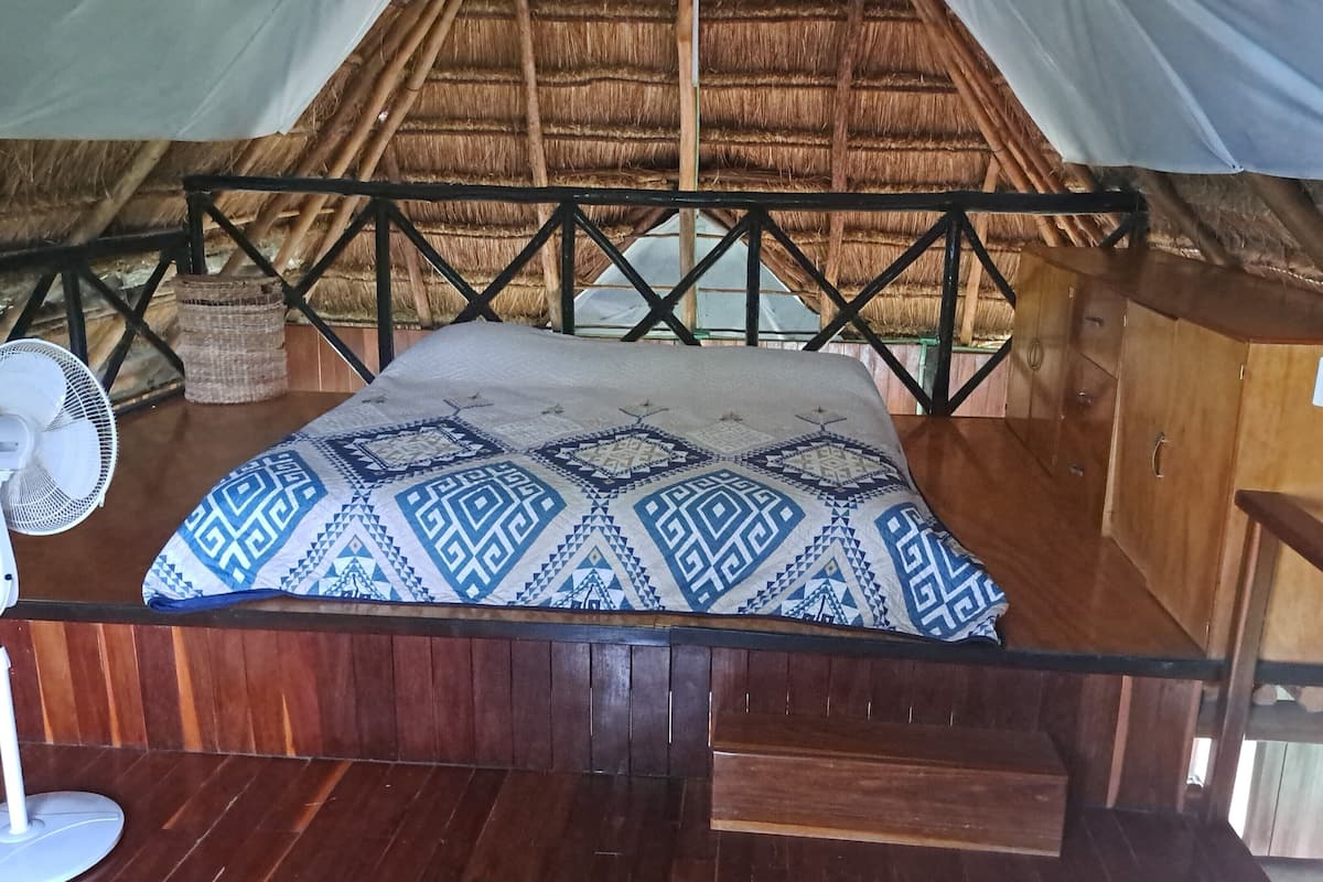 Rumah | 1 kamar tidur, ruang kerja ramah laptop, dan seprai linen