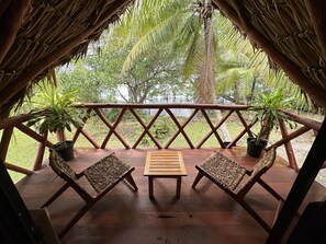 Cabin | Laptop workspace, bed sheets - Xanthus Hotel (Huay-Pix)