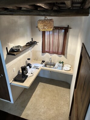 Cabin | Private kitchen | Mini-fridge, cookware/dishes/utensils, dining tables - Xanthus Hotel (Huay-Pix)