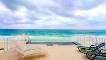 Rumah Eksklusif | Teras/patio